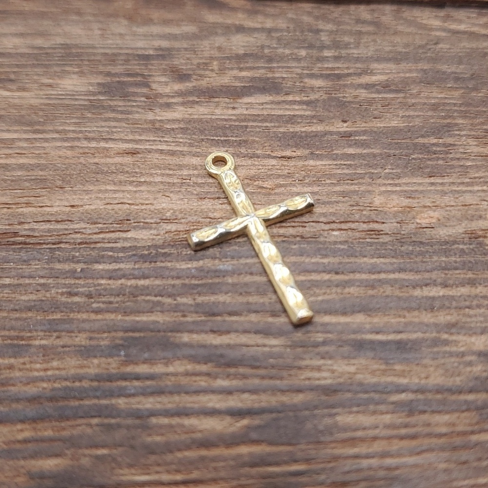 Simplistic minimalist cross‎ pendant